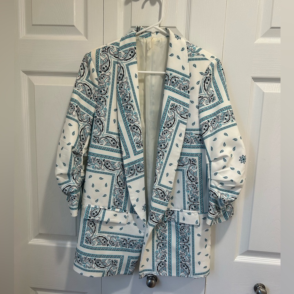 Bandana Print Blazer 🩵